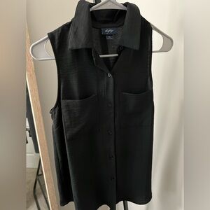 Daytrip Black Sleeveless Button-Down Tank